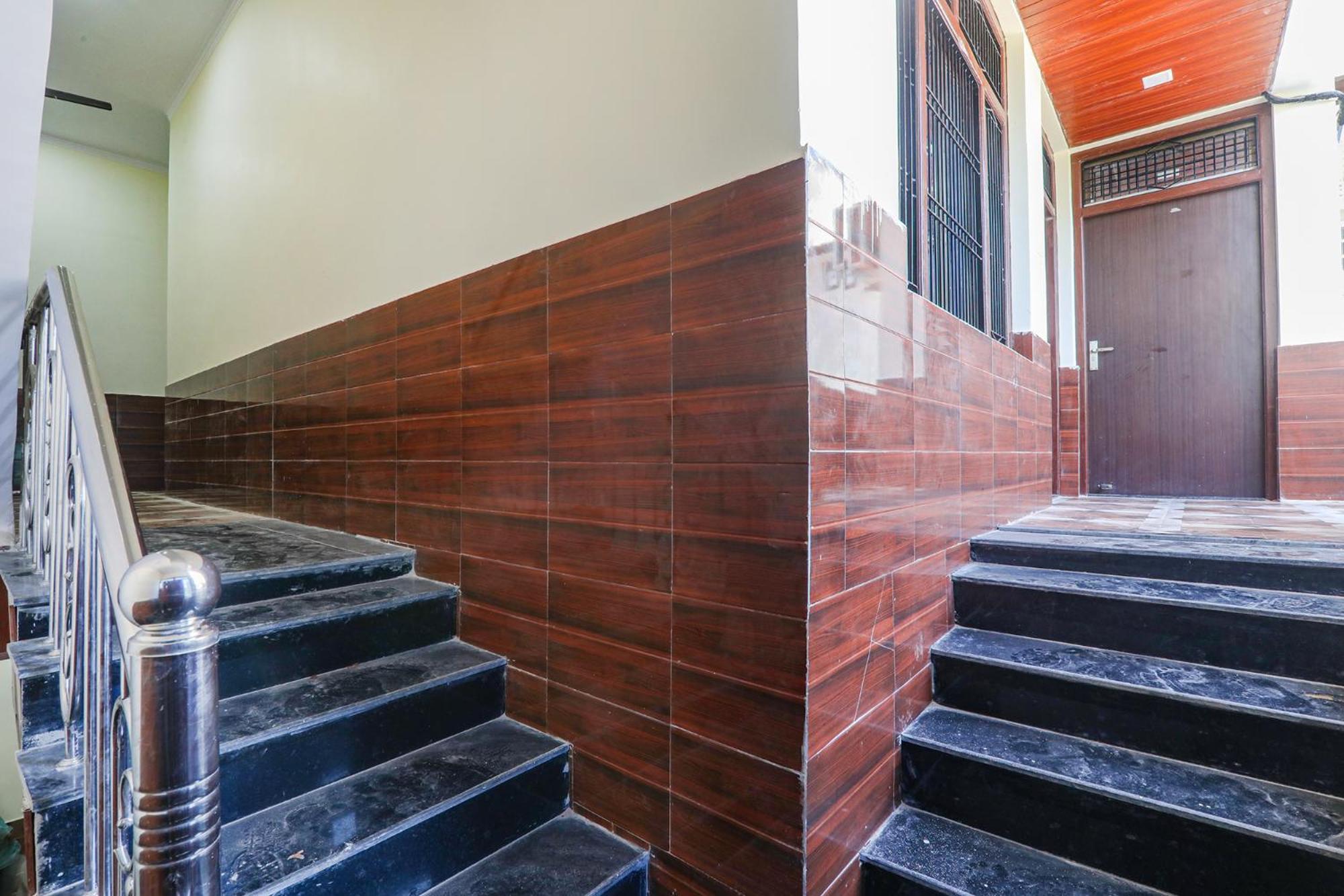 Fabhotel Uma Yugul Ayodhya Экстерьер фото
