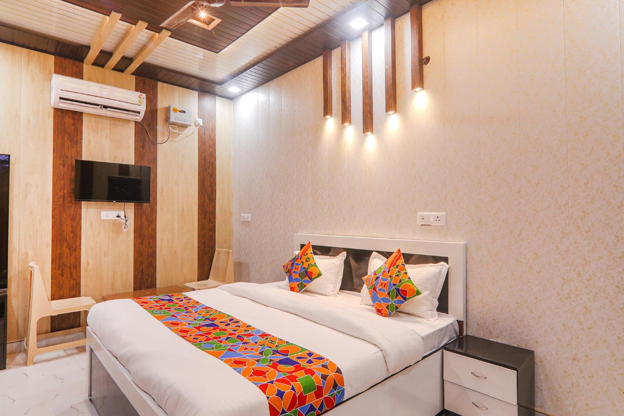 Fabhotel Uma Yugul Ayodhya Экстерьер фото