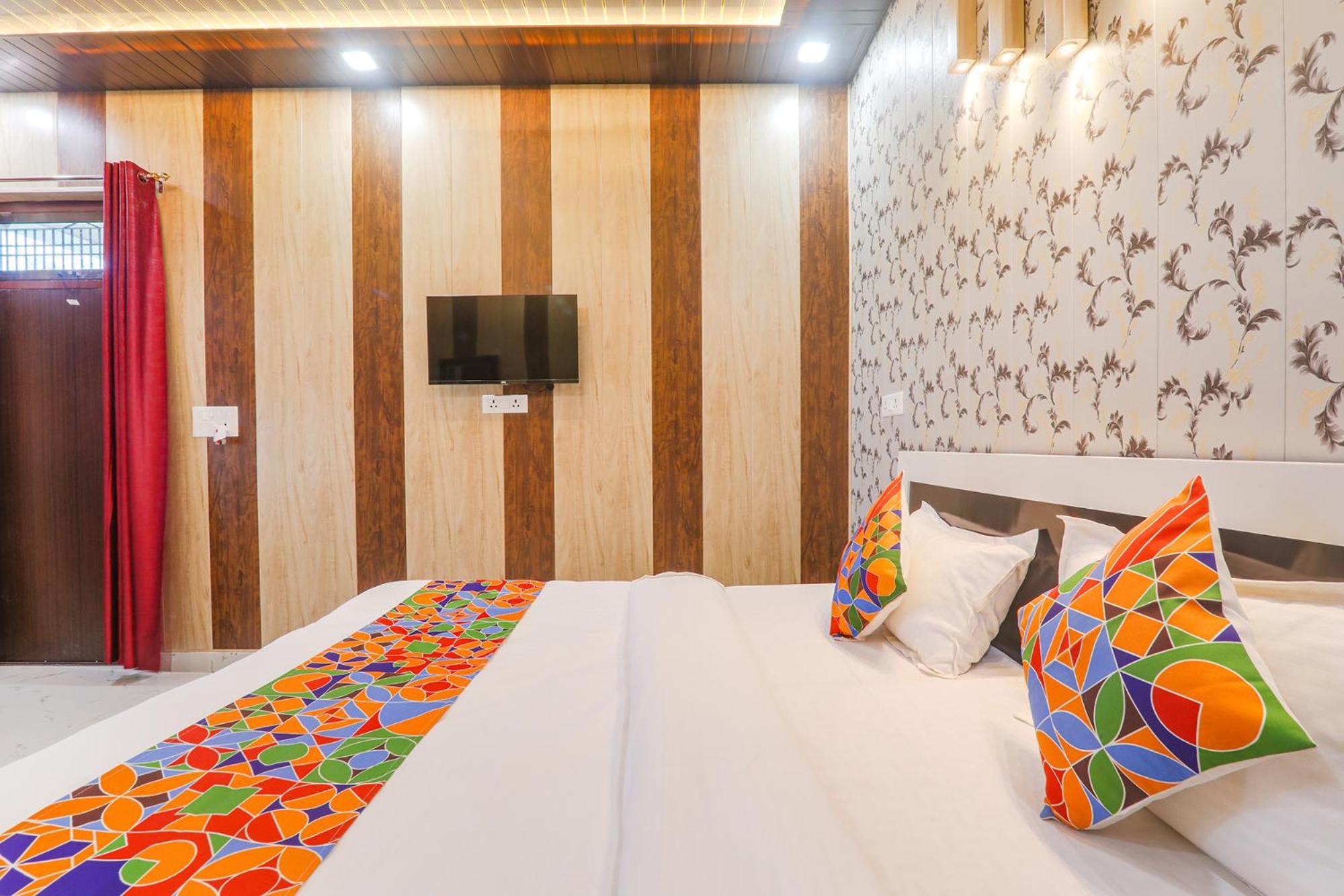 Fabhotel Uma Yugul Ayodhya Экстерьер фото